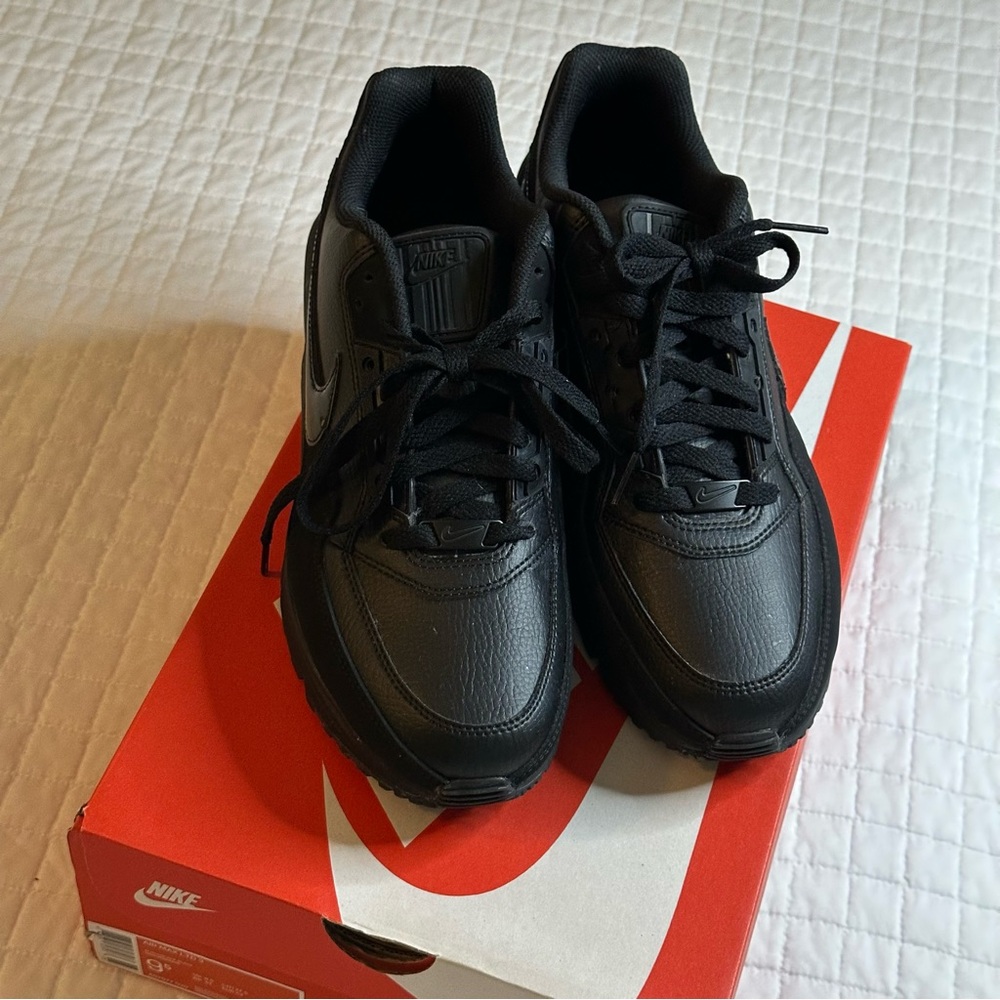 Nike Men's All-Black Air Max LTD 3